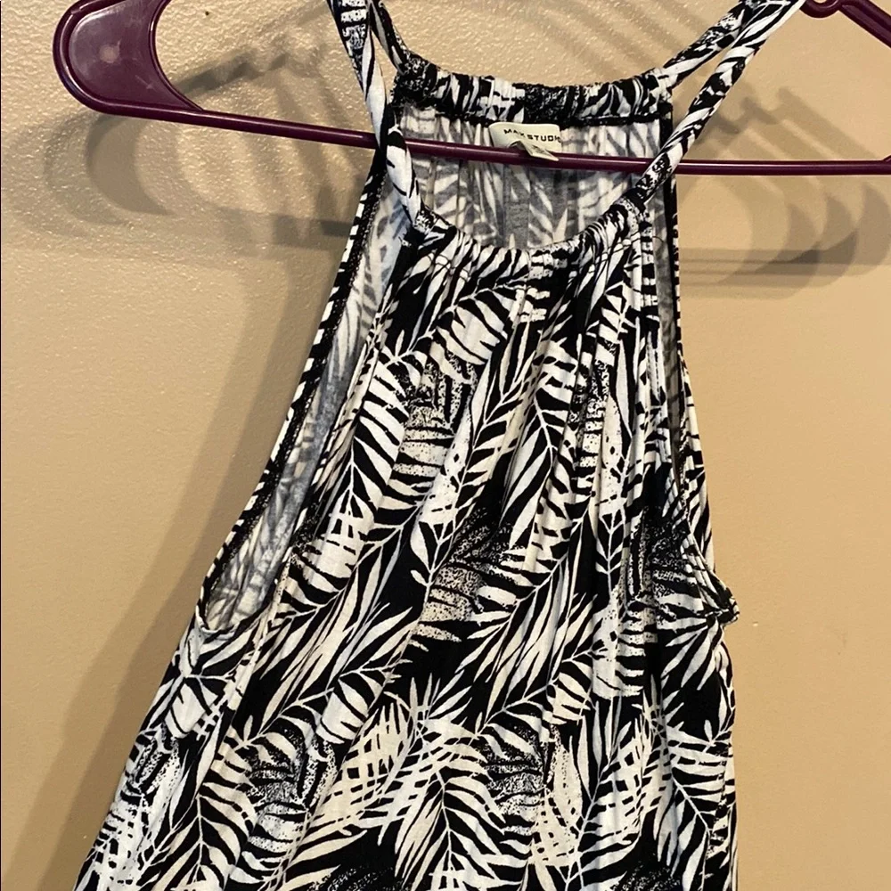 Max Studio Black White Tropical Tank Top Size M | Summer Sleeveless Blouse - Picture 5 of 6